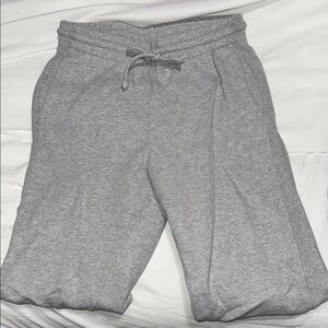 Gray aritzia TNA Jogger Pants